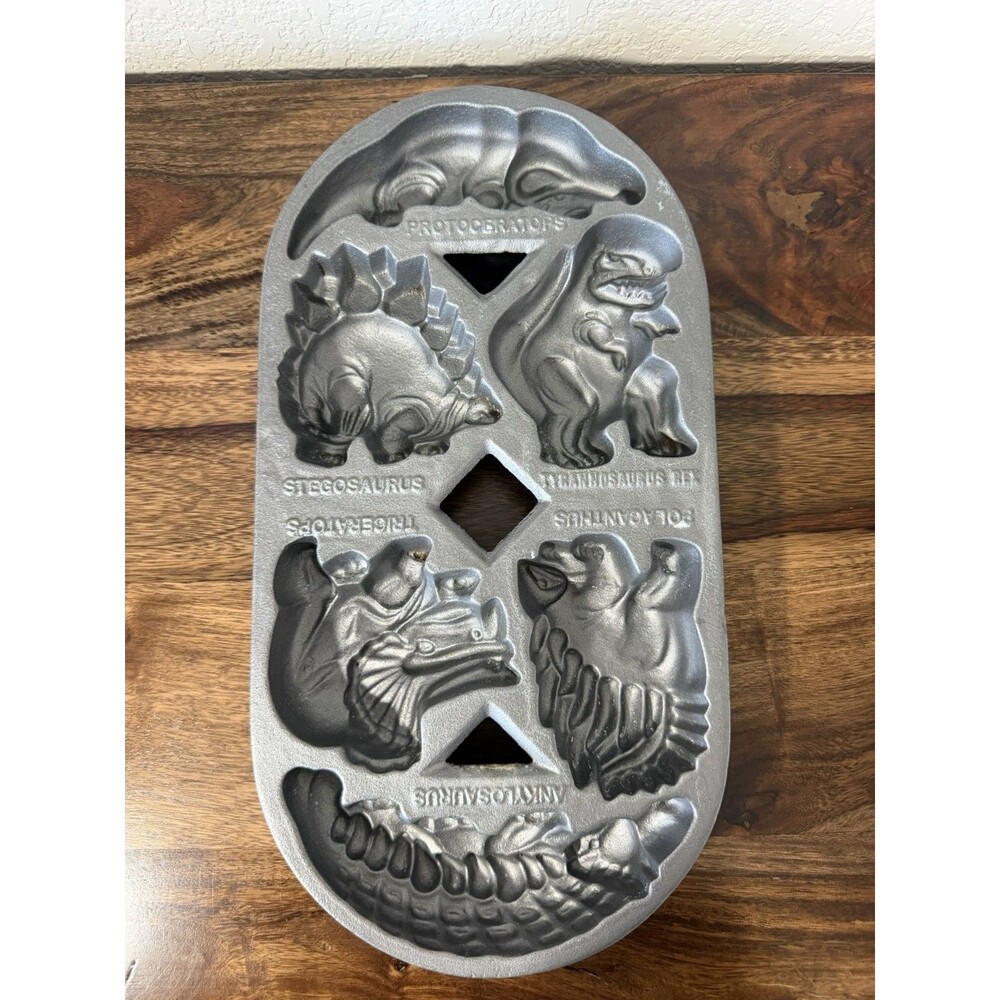 VTG Cast Iron Dinosaur Cake Baking Pan Muffin Mold USA John Wright 1988 Retired